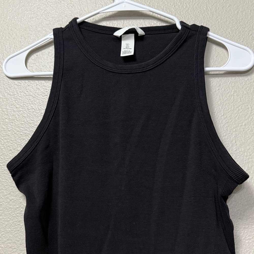 H&M Cropped Ribbed Tank Top - Picture 4 of 9